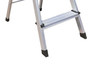 Easily Carried Aluminum Step Ladder
